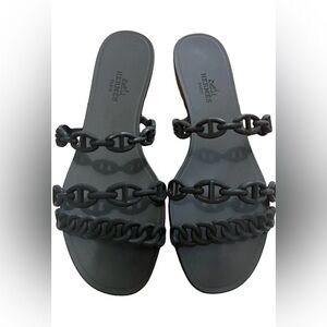 Hermes Slipper - size 38, runs small